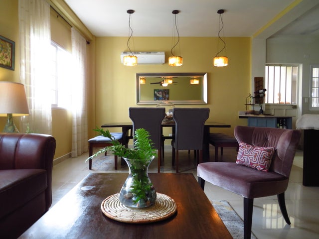 Beautiful House - Casa en Altos de Panamá